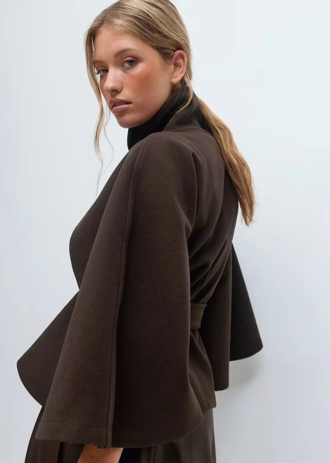 Elsie – Belt Cape Jacket