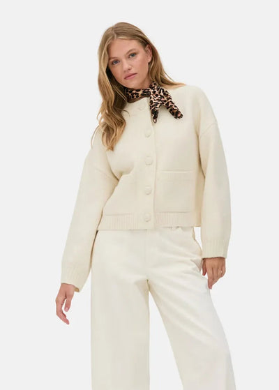 ALVARA | The Timeless & Comfortable Cardigan