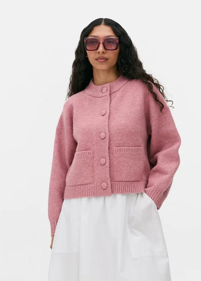 ALVARA | The Timeless & Comfortable Cardigan